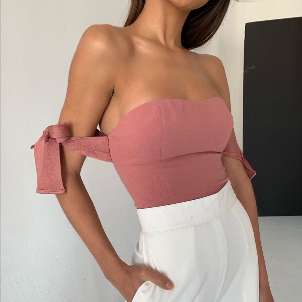 Seren off shoulder Clay Pink Sleeveless bodysuit